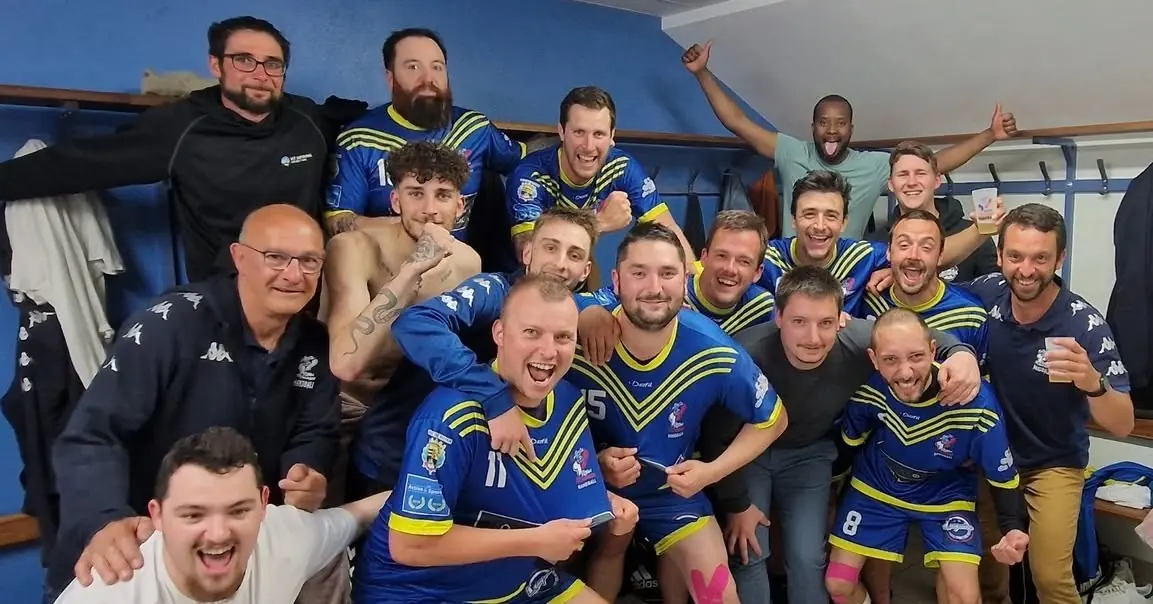 Joueurs souriants après une séance
